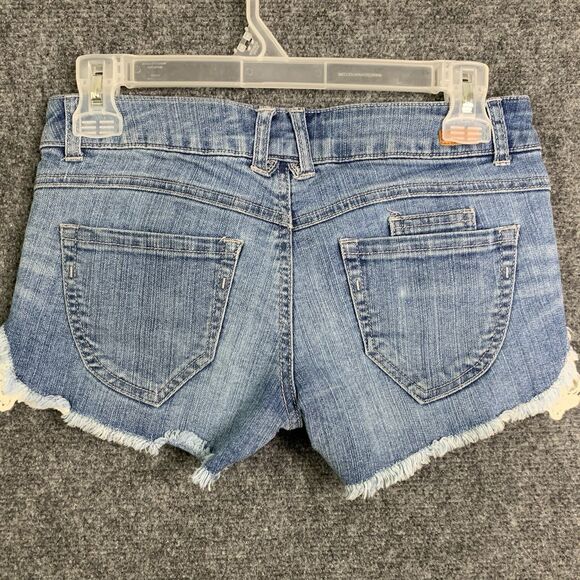 Denim Hot Pants Booty Shorts Jolt Jr Size 1 Crochet Detail Raw Hems - Picture 6 of 10